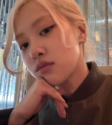 Image 4470808 from Rosé || Roseanne Park - BLΛƆKPIИK ( BLACKPINK )
