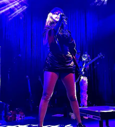 Image 4470172 from Lauren Mayberry (Singer)
