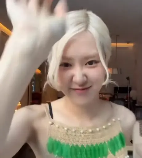 Image 4478192 from Rosé || Roseanne Park - BLΛƆKPIИK ( BLACKPINK )