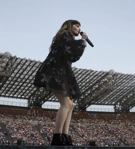 Image 4478177 from Lauren Mayberry (Singer)