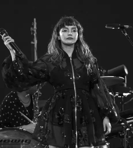 Image 4478126 from Lauren Mayberry (Singer)
