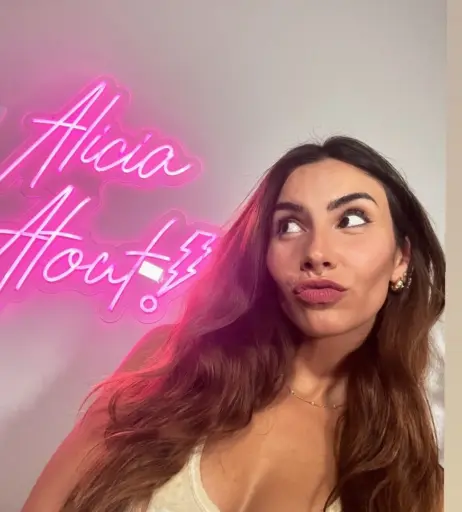 Image 4465769 from Alicia Atout and Salina de la Renta