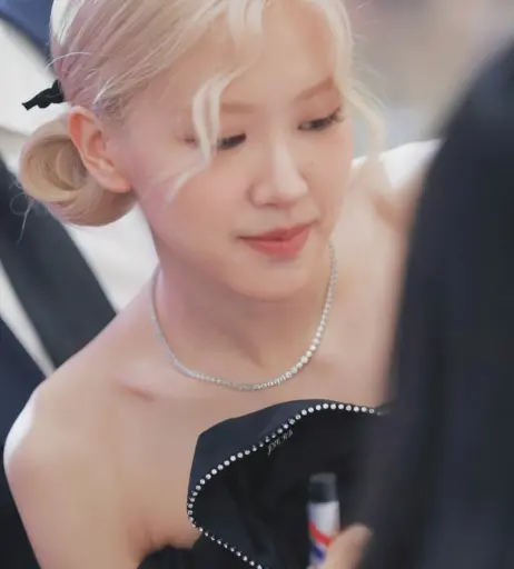 Image 4465121 from Rosé || Roseanne Park - BLΛƆKPIИK ( BLACKPINK )