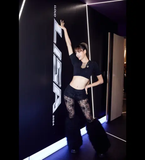 Image 4467872 from Lisa | BLΛƆKPIИK (Blackpink)