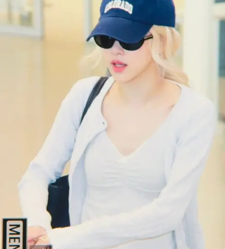 Image 4464594 from Rosé || Roseanne Park - BLΛƆKPIИK ( BLACKPINK )