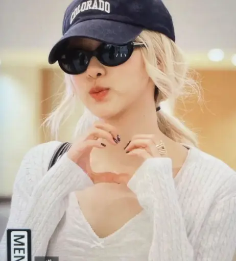 Image 4464520 from Rosé || Roseanne Park - BLΛƆKPIИK ( BLACKPINK )