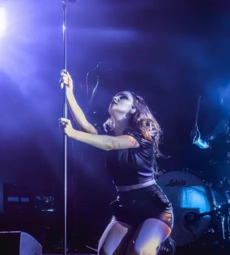 Image 4461566 from Lauren Mayberry (Singer)