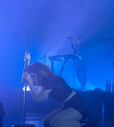 Image 4461789 from Lauren Mayberry (Singer)