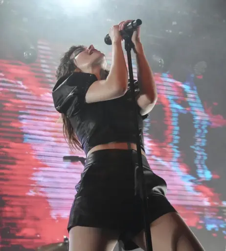 Image 4462682 from Lauren Mayberry (Singer)
