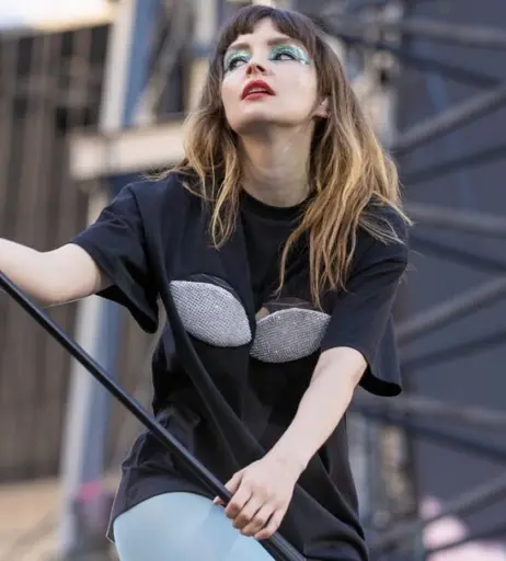 Image 4462300 from Lauren Mayberry (Singer)