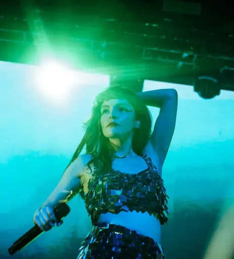 Image 4463552 from Lauren Mayberry (Singer)