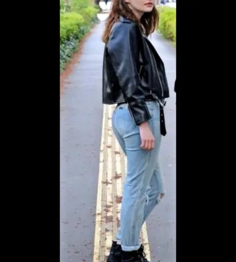 Image 4463624 from Lauren Mayberry (Singer)