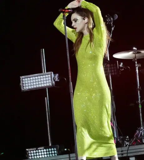 Image 4460803 from Lauren Mayberry (Singer)