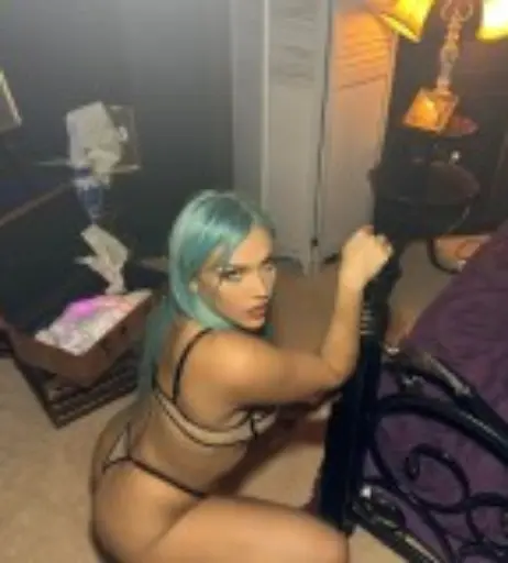 Image 4469292 from Alicia Atout and Salina de la Renta