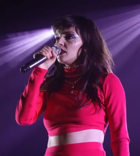 Image 4468506 from Lauren Mayberry (Singer)