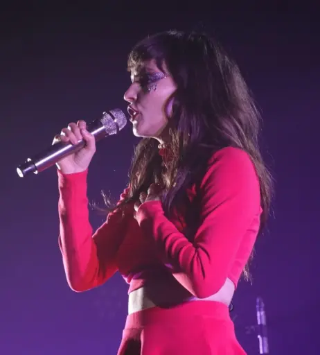 Image 4468524 from Lauren Mayberry (Singer)