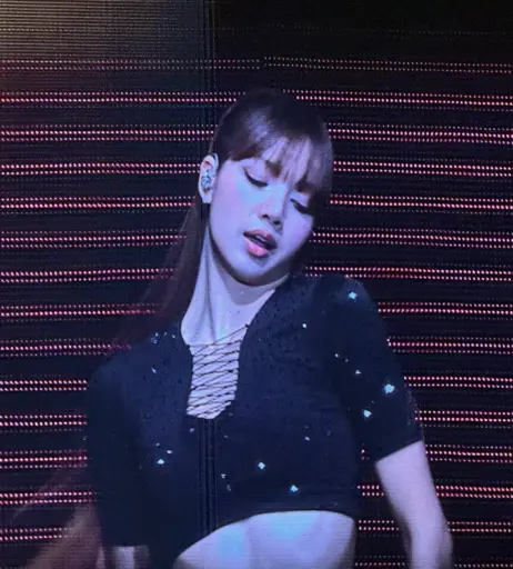 Image 4468736 from Lisa | BLΛƆKPIИK (Blackpink)