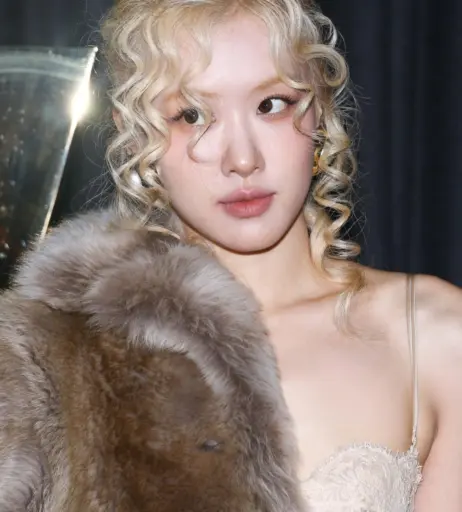 Image 4468607 from Rosé || Roseanne Park - BLΛƆKPIИK ( BLACKPINK )