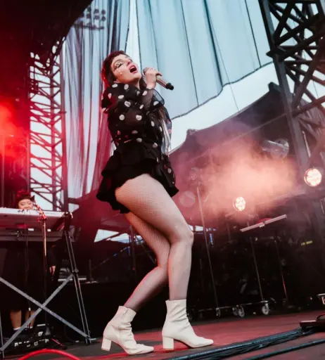 Image 4468189 from Lauren Mayberry (Singer)