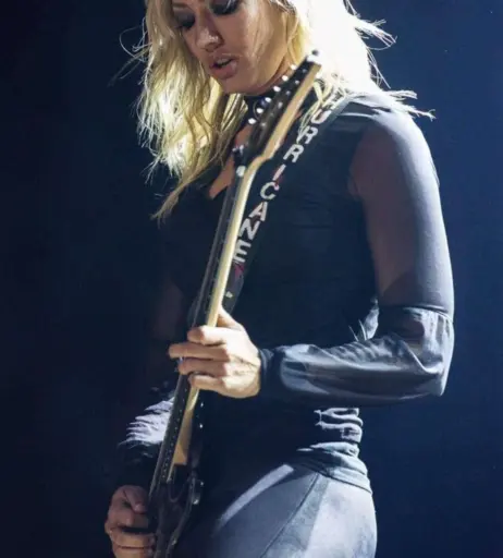 Image 4468303 from Women of Metal