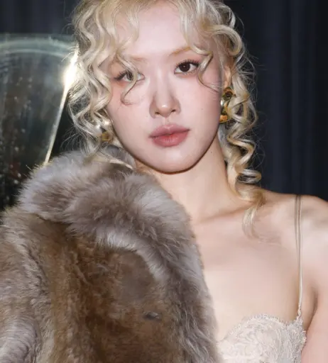 Image 4468282 from Rosé || Roseanne Park - BLΛƆKPIИK ( BLACKPINK )