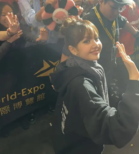 Image 4468901 from Lisa | BLΛƆKPIИK (Blackpink)