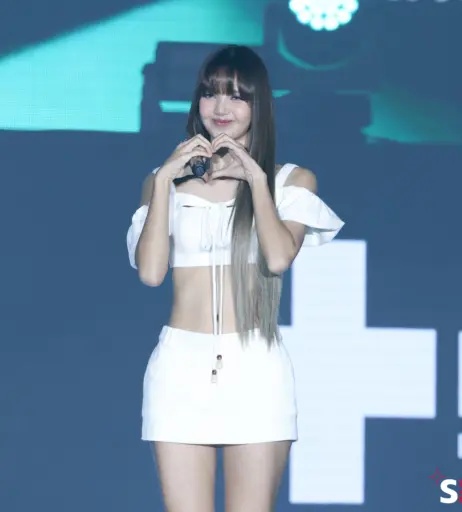 Image 4457684 from Lisa | BLΛƆKPIИK (Blackpink)