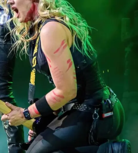 Image 4457343 from Women of Metal