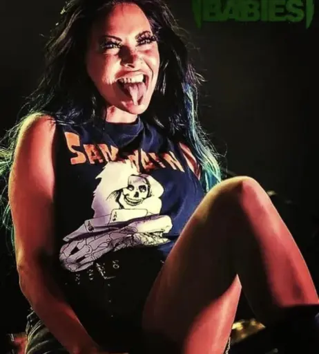 Image 4453320 from Women of Metal