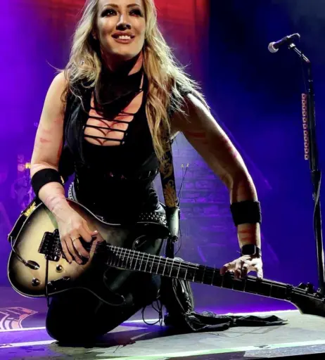 Image 4459076 from Women of Metal