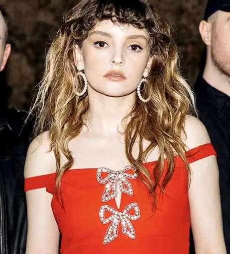 Image 4459375 from Lauren Mayberry (Singer)