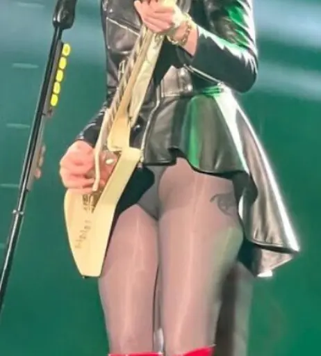 Image 4459363 from Women of Metal