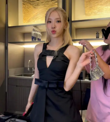 Image 4442048 from Rosé || Roseanne Park - BLΛƆKPIИK ( BLACKPINK )