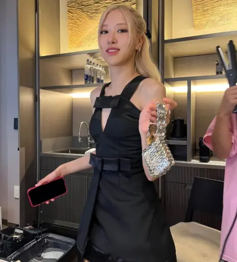 Image 4442013 from Rosé || Roseanne Park - BLΛƆKPIИK ( BLACKPINK )