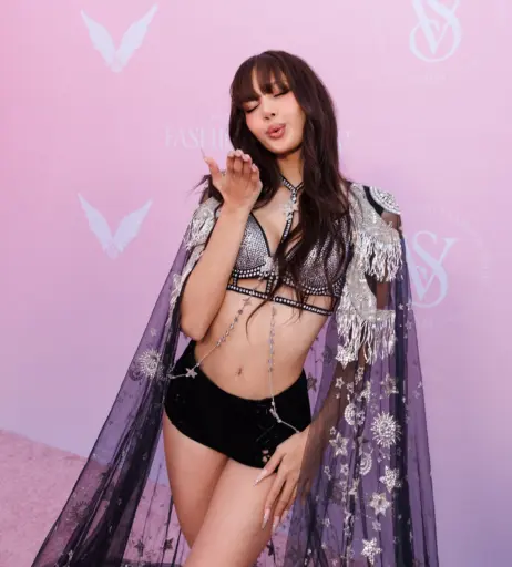 Image 4435825 from Lisa | BLΛƆKPIИK (Blackpink)