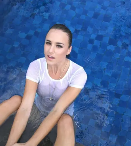 Image 4435103 from Rosie Jones