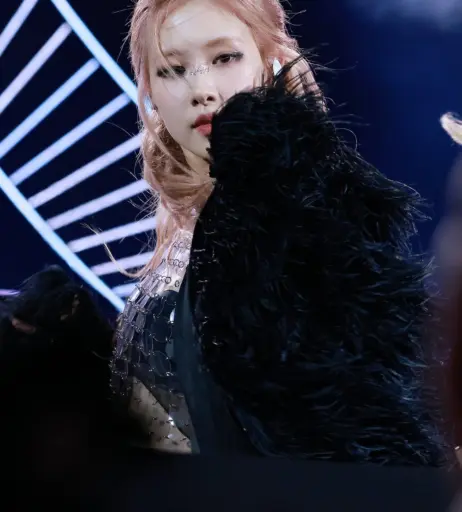 Image 4435933 from Rosé || Roseanne Park - BLΛƆKPIИK ( BLACKPINK )
