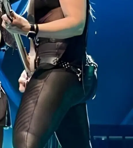 Image 4436960 from Women of Metal