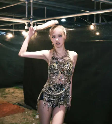 Image 4437535 from Rosé || Roseanne Park - BLΛƆKPIИK ( BLACKPINK )