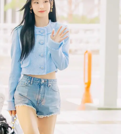 Image 4437763 from Yeji - ITZY (예지, Hwang Ye-ji)