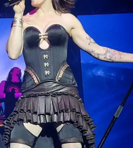 Image 4432883 from Women of Metal