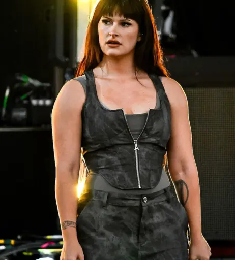 Image 4432980 from Courtney Laplante (Spiritbox Singer)