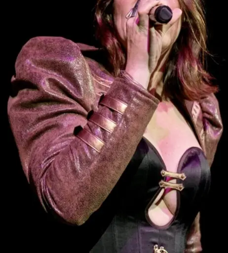 Image 4433508 from Women of Metal