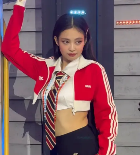 Image 4433624 from Jennie | BLΛƆKPIИK (Blackpink)