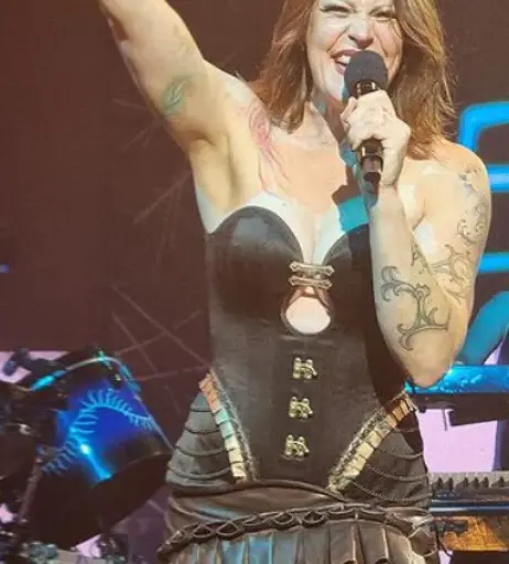 Image 4433342 from Women of Metal