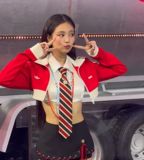 Image 4433900 from Jennie | BLΛƆKPIИK (Blackpink)