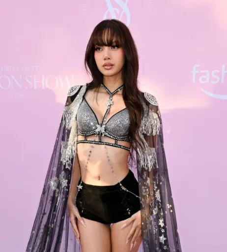 Image 4430538 from Lisa | BLΛƆKPIИK (Blackpink)