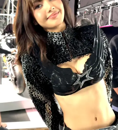Image 4439562 from Lisa | BLΛƆKPIИK (Blackpink)