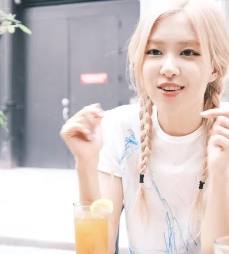 Image 4438512 from Rosé || Roseanne Park - BLΛƆKPIИK ( BLACKPINK )