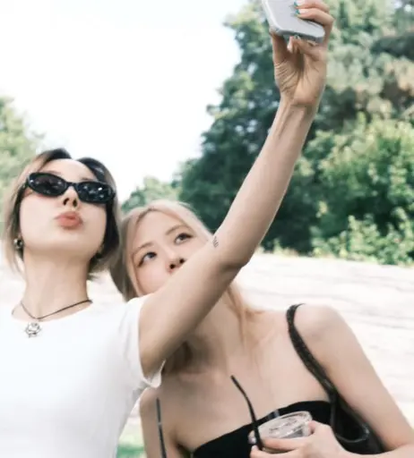 Image 4438423 from Rosé || Roseanne Park - BLΛƆKPIИK ( BLACKPINK )